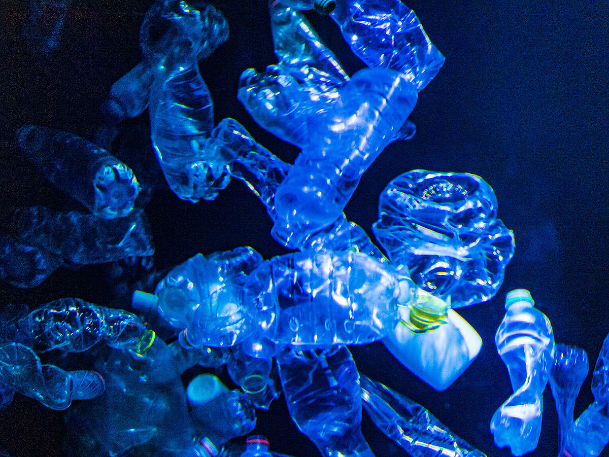 Kunststoffflaschen im Meer