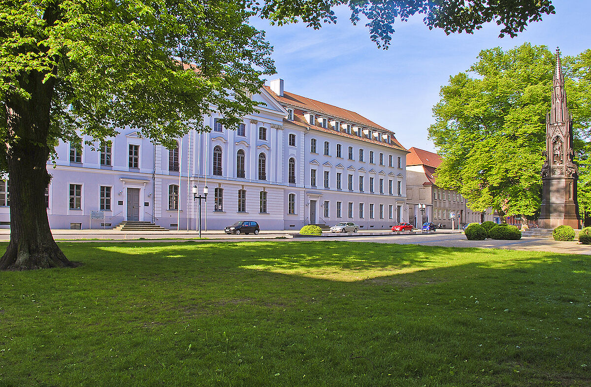 University Main Building - Photo: Jan Meßerschmidt