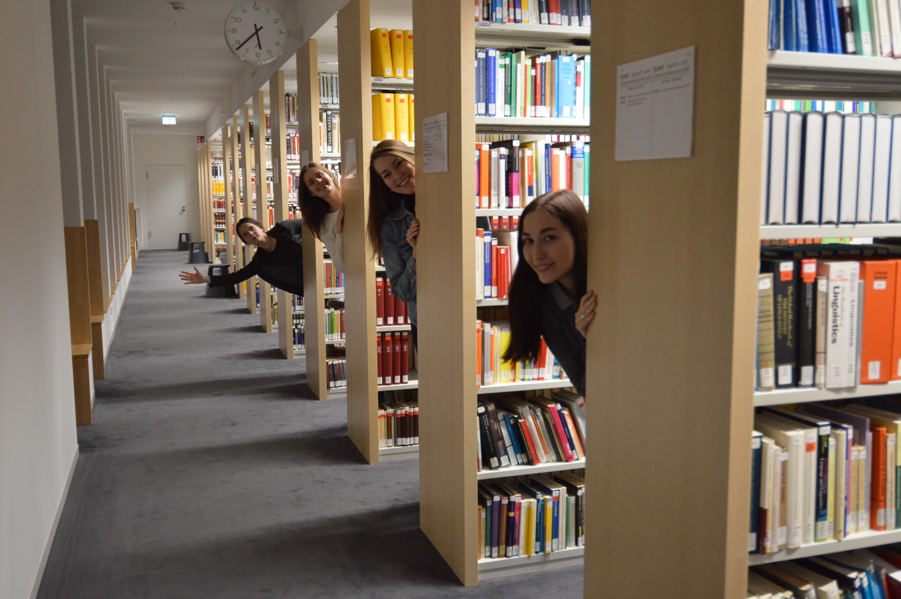 Master’s students from St. Petersburg in the University of Greifswald’s Departmental Library, 2019 - Photo: Polina Kondratenko 