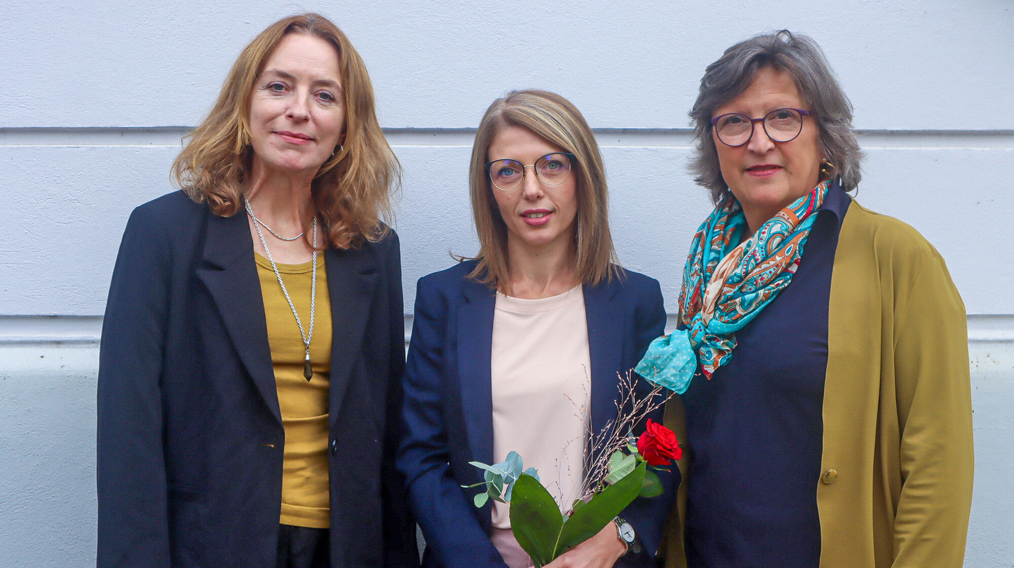 Verleihung der Förderung Käthe-Kluth-Nachwuchsgruppe im Senat der Universität. Auf dem Foto sind: v.l.n.r. Prof. Dr. Annelie Ramsbrock, Dr. Giovanna Caruso, Ruth Terodde