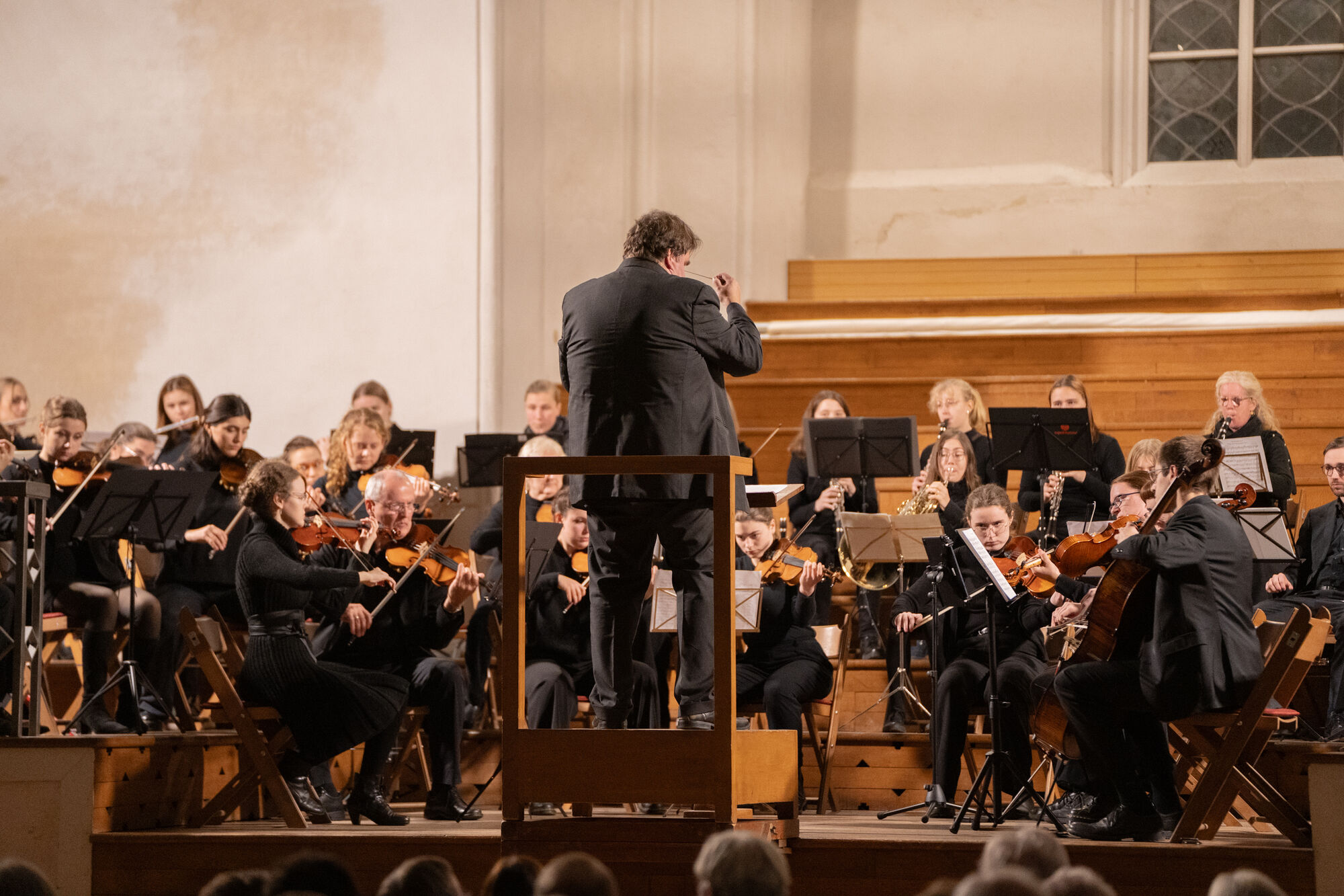 Das UniversitätsSinfonieOrchester spielt im Greifswalder Dom St. Nikolai.
