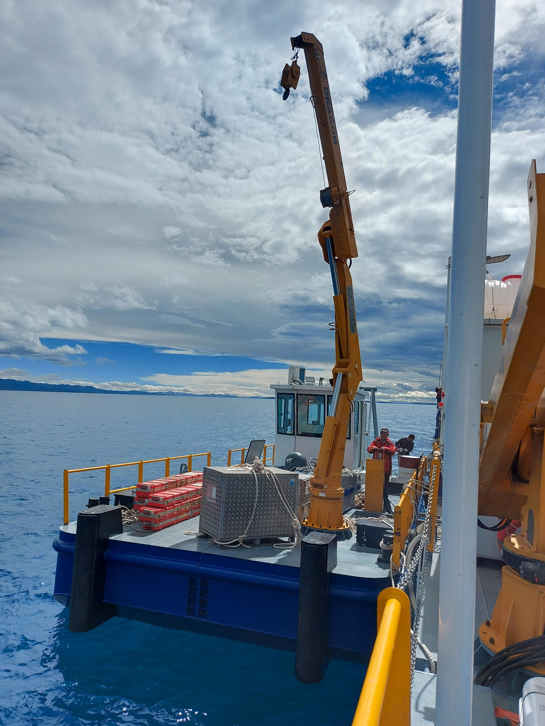 Tiefbohrung auf dem See Nam Co auf dem Tibetischen Plateau.