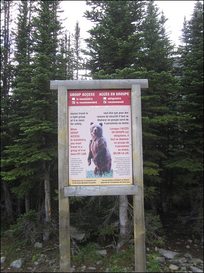 Warnschild im Banff Nationalpark -Foto: Emma-Lou Senger