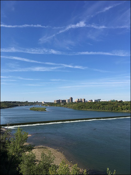 Der South Saskatchewan River und Saskatoon im Hintergrund -Foto: Emma-Lou Senger Der South Saskatchewan River und Saskatoon im Hintergrund -Foto: Emma-Lou Senger