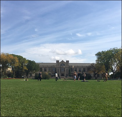 Hauptgebäude der U of S - Foto: Emma-Lou Senger Hauptgebäude der U of S - Foto: Emma-Lou Senger