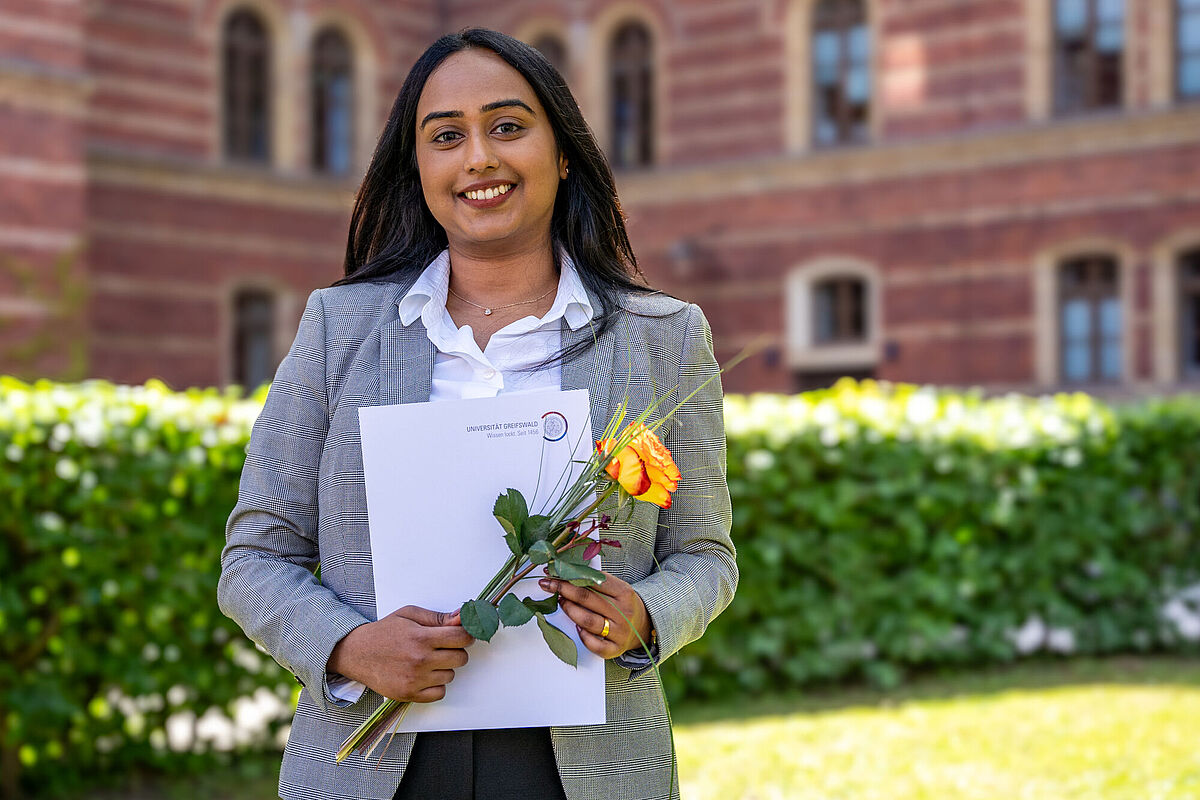 Devu Mahesan, recipient of the University of Greifswald's DAAD Prize 2024, © Gina Heitmann Devu Mahesan, recipient of the University of Greifswald's DAAD Prize 2024, © Gina Heitmann