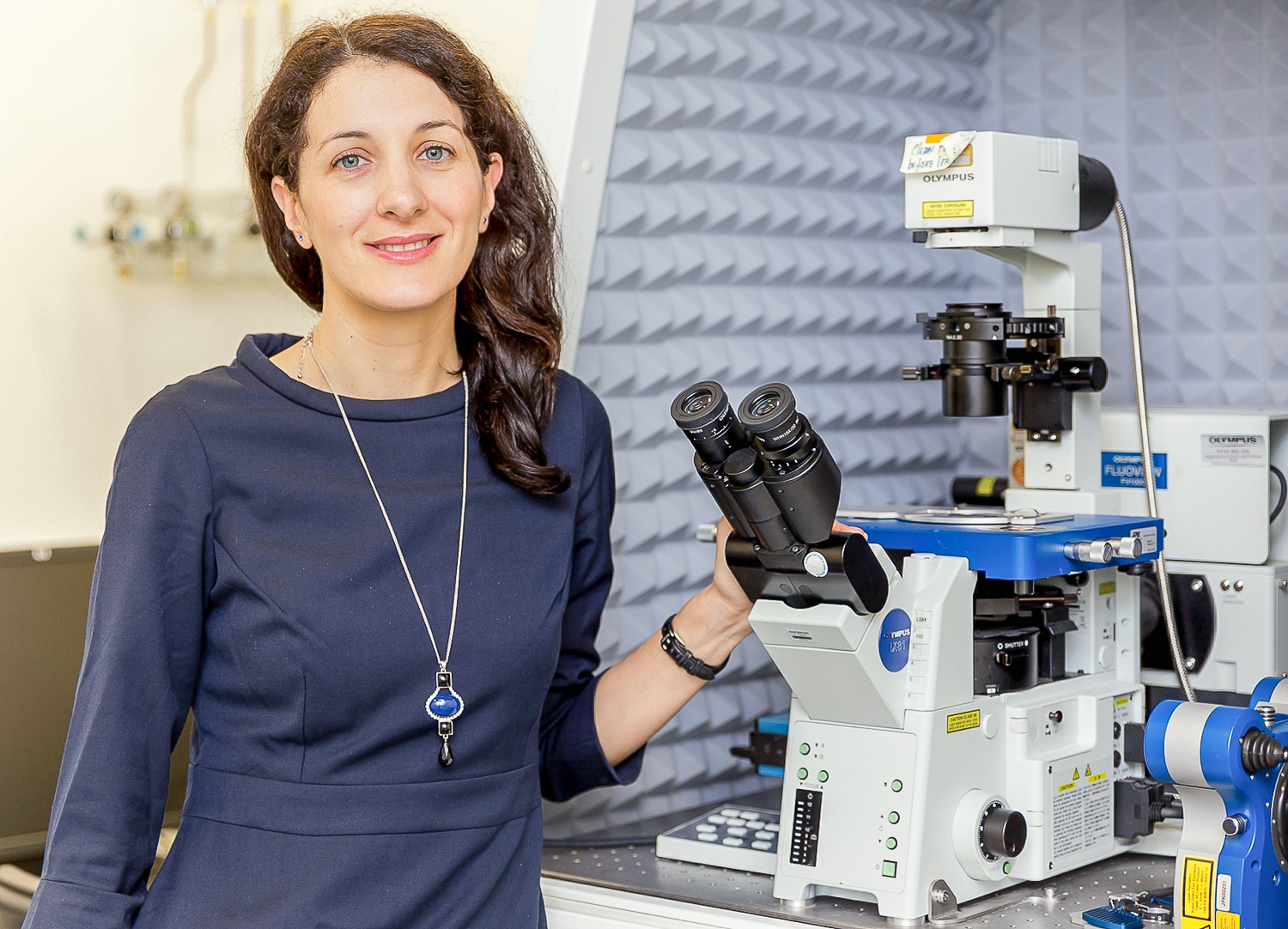 Professorin Dr. Mihaela Delcea wurde in ihrem Labor in der Biochemie fotografiert.