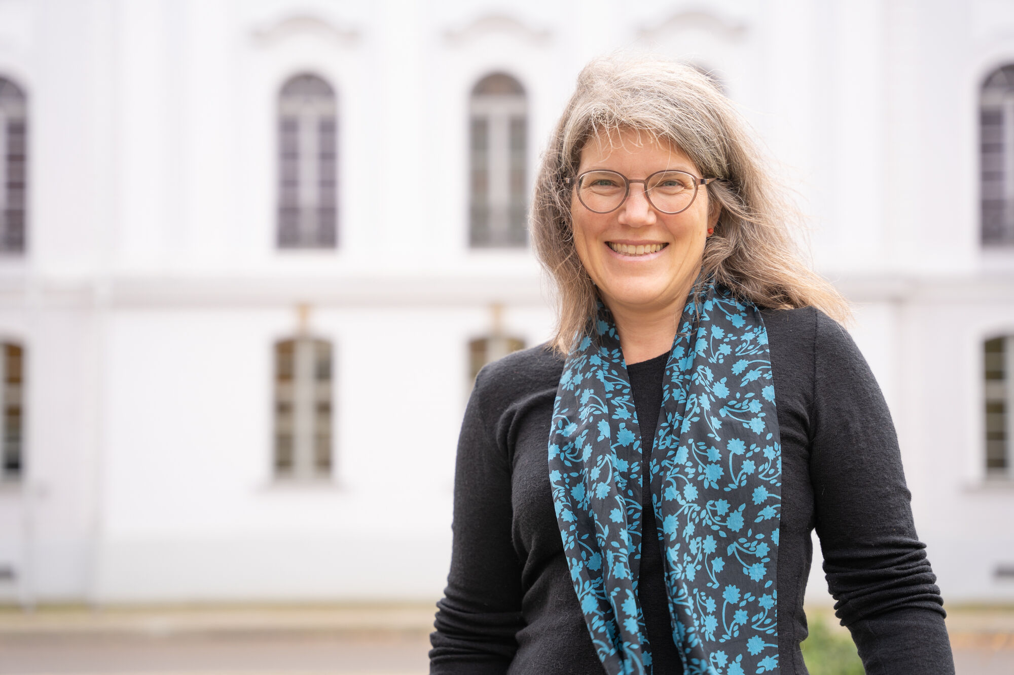 Porträt Prof. Dr. Sünne Juterczenka