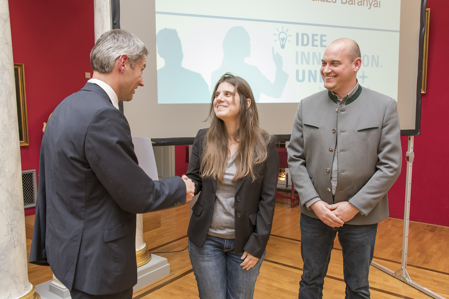 Das Team „SoTaMed“ bei der Preisübergabe