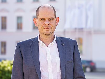 Porträt von Prof. Dr. Armin Dielforder