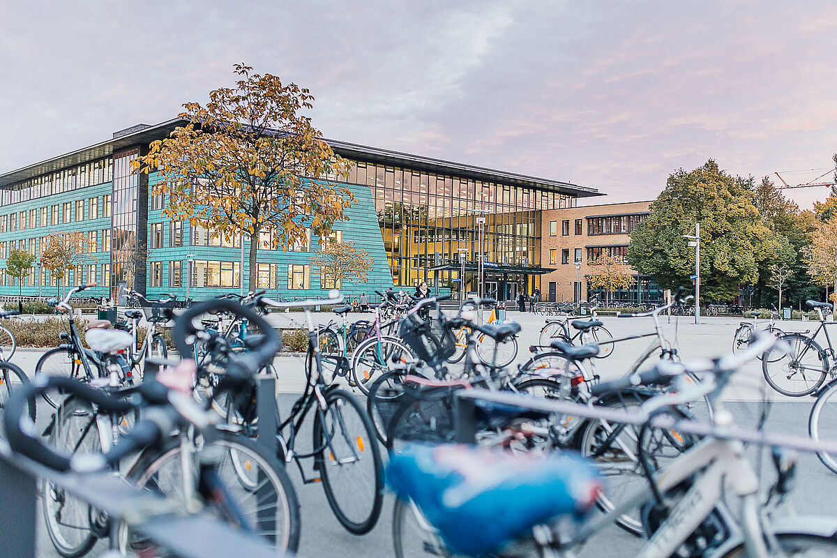 Fahrräder am Berthold-Beitz-Platz - Foto: Till Junker