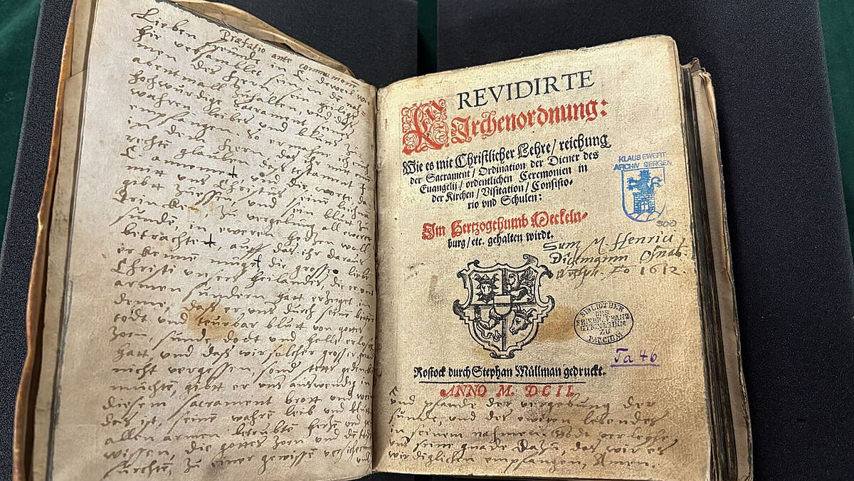 Buch Pommerscher Greif e. V. Pommersche Bücher wie dieses sind nun im UB-Bestand zu finden.