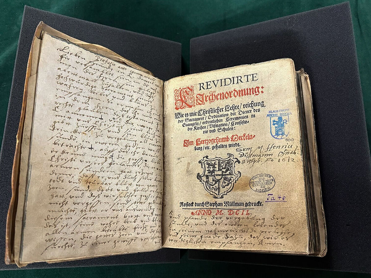 Buch Pommerscher Greif e. V. Pommersche Bücher wie dieses sind nun im UB-Bestand zu finden.