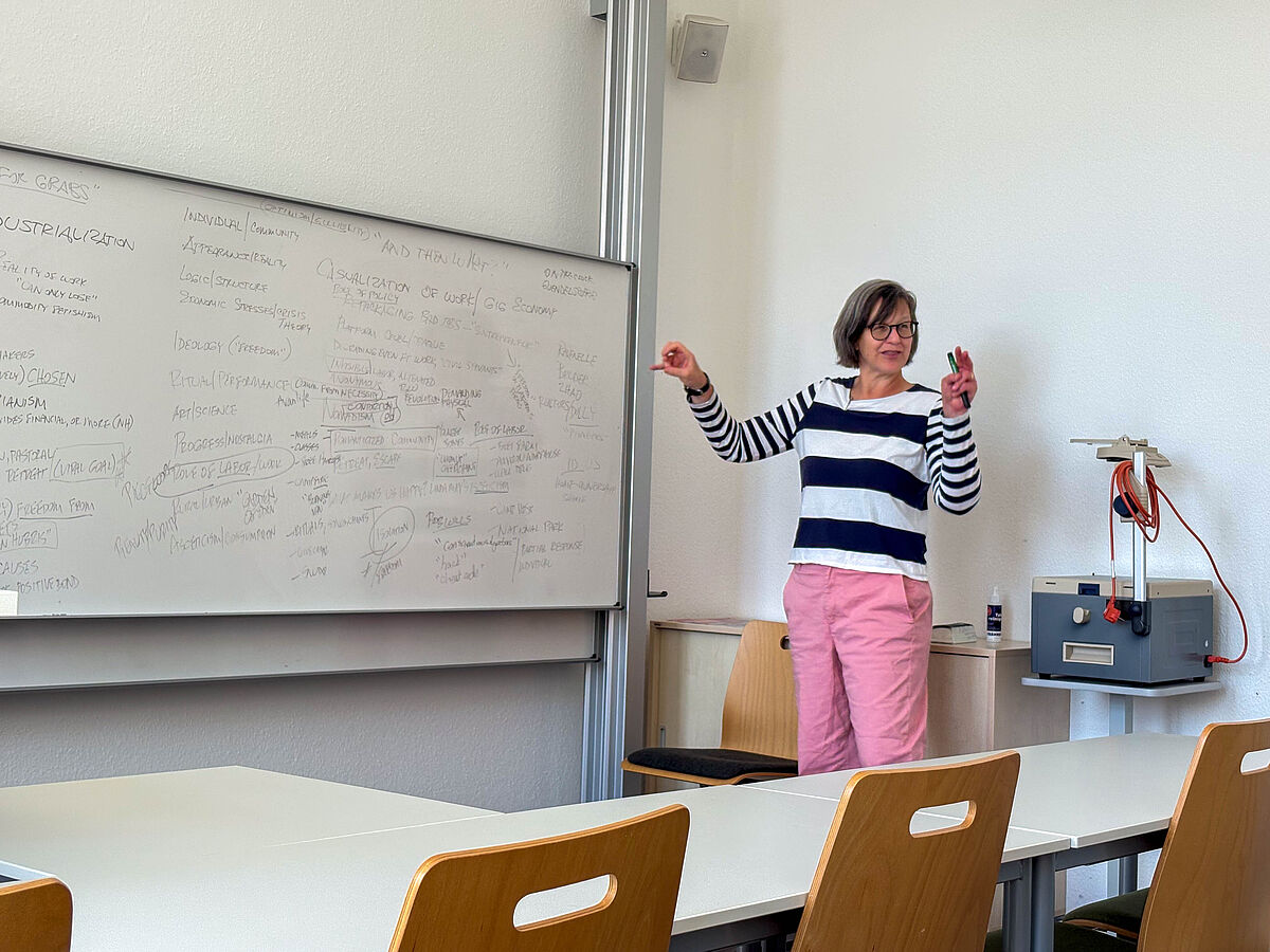 Die US-amerikanische Philosophin Prof. Dr. Karen Adkins von der Regis University in Denver als DAAD-Gastprofessorin an der Universität Greifswald. 