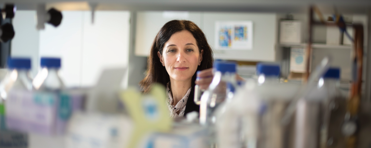 Profilbild von Prof. Dr. Mihaela Delcea im Labor