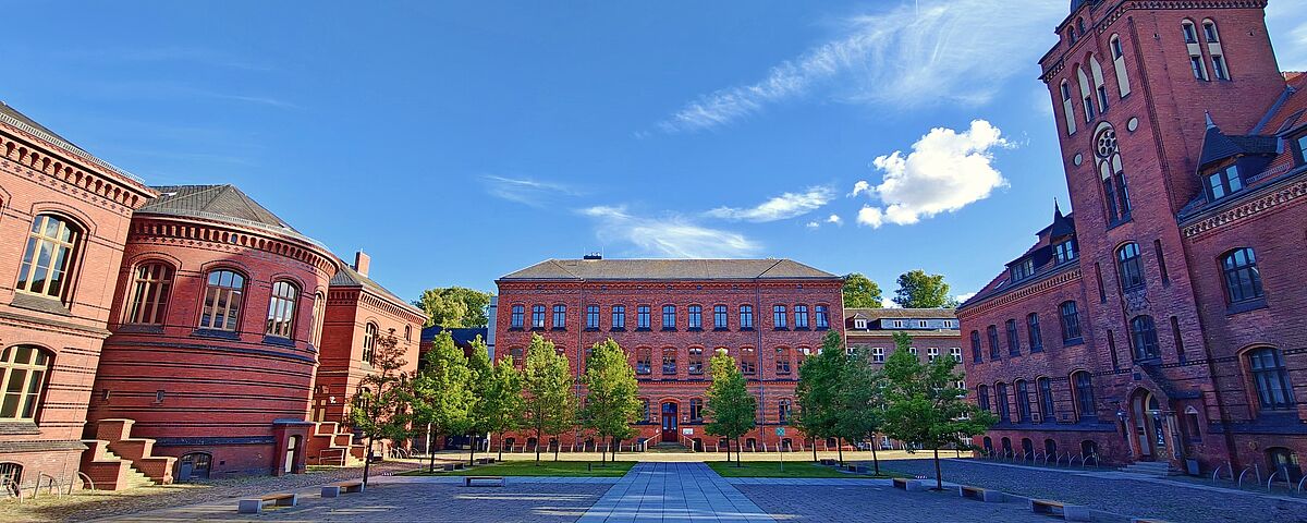 Universitätsinnenhof © Karsten Bunge, 2026