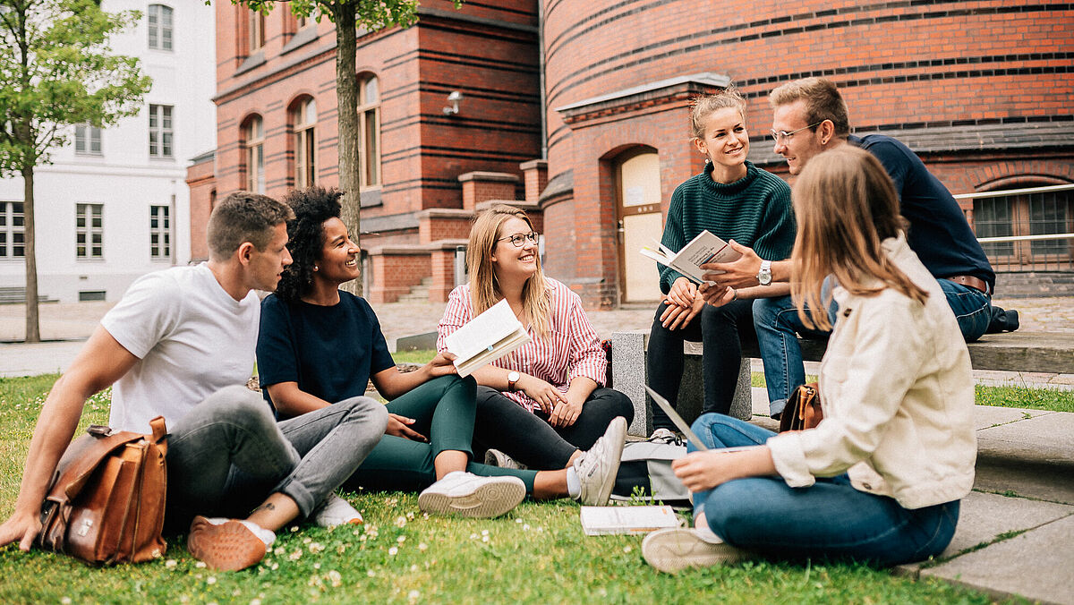 Students in Greifswald - Photo: Till Junker