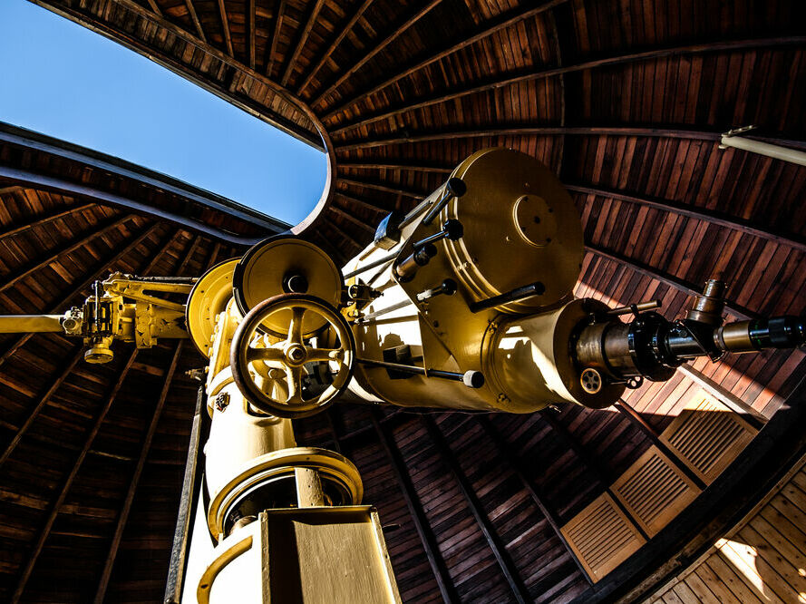 Aufnahme hier des Teleskops noch als Kombination aus                     40 cm-Newton-Reflektor und 20 cm-Refraktor, ©Oliver Reimer