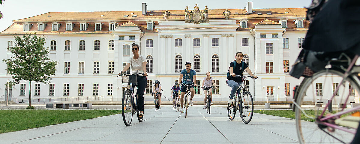 Students getting round town by bike - photo: Till Junker