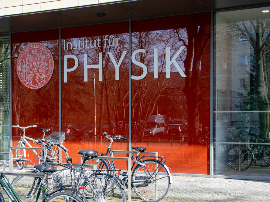 Außenansicht des Instituts für Physik der Universität Greifswald, ©Lukas-Voigt