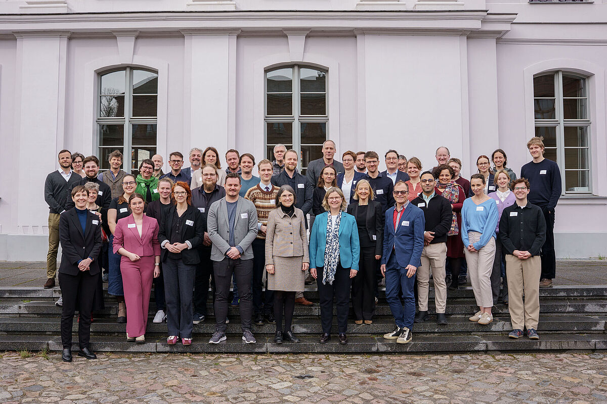 Gruppenfoto bei der Kick-off Veranstaltung von Con-Future, © Martha Bahls/UG, 2026