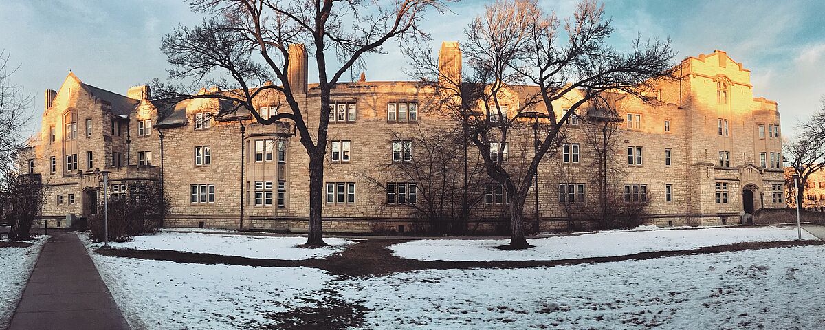 Main University Building of the University of Saskatchewan Canada – photo: Julia Balk