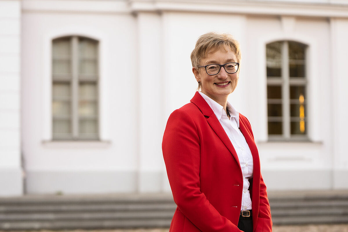 Prof. Dr. Sabine Schlacke ©Laura-Schirrmeister, 2021