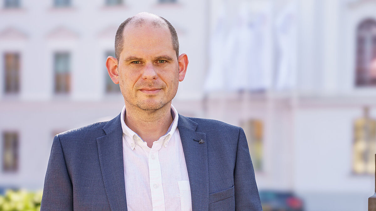 Prof. Dr. Armin Dielforder Porträt von Prof. Dr. Armin Dielforder