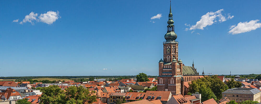 Aussicht über die Stadt Greifswald mit Blick auf den Dom