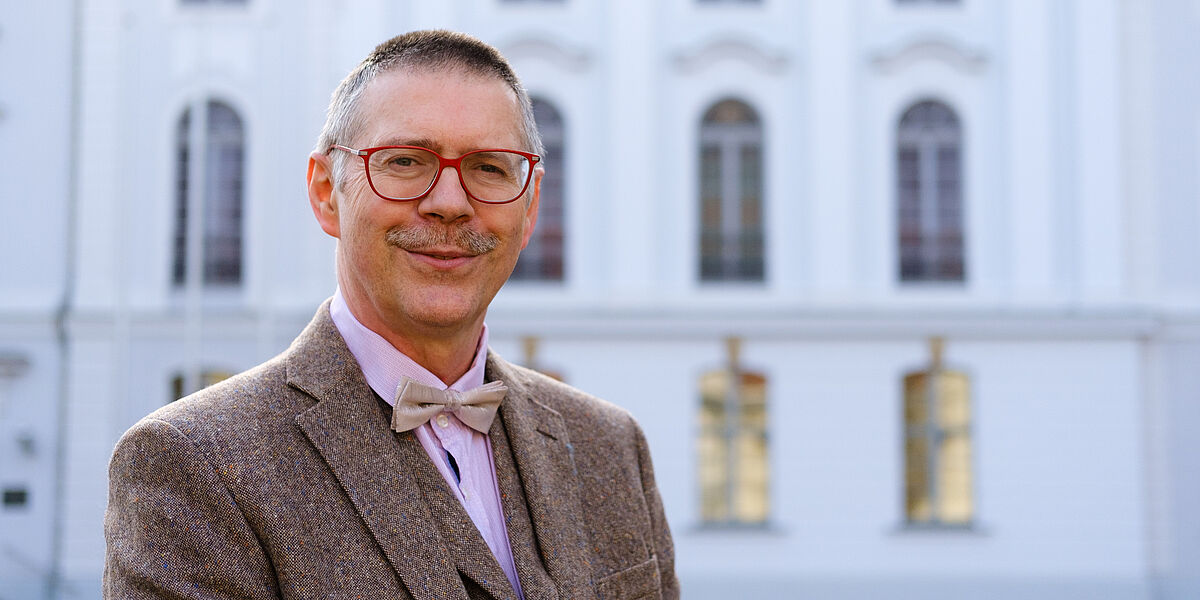 Porträt Prof. Dr. Ralf Schneider