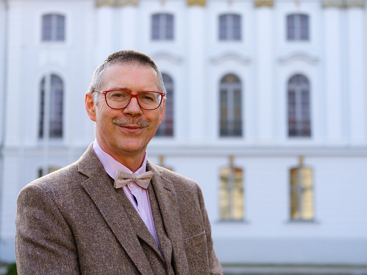 Porträt Prof. Dr. Ralf Schneider