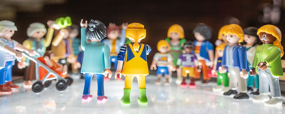 Symbolbild Familie (Playmobil-Figuren)
