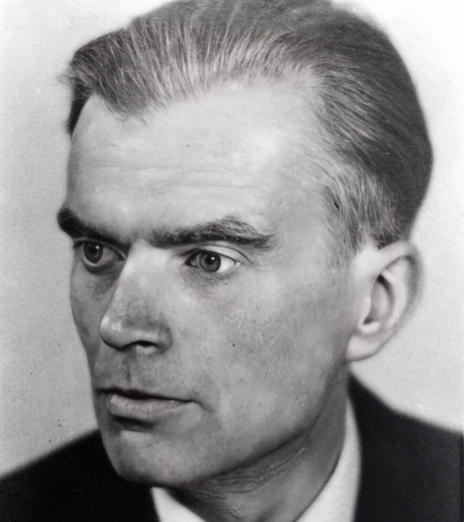 Ernst Lohmeyer Auf dem Schwarzweiß-Foto ist Ernst Lohmeyer zu sehen.