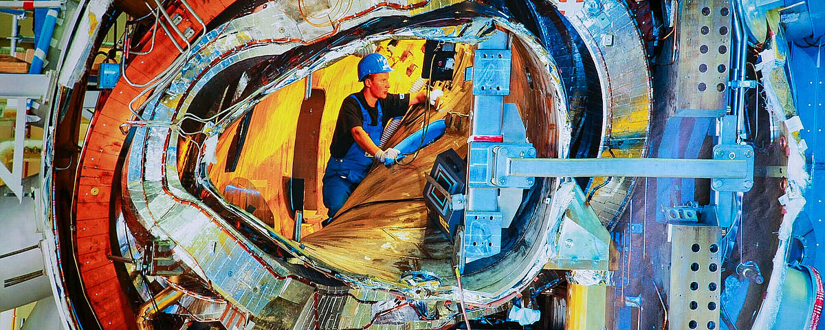Blick in den Fusionsofen von Wendelstein 7-X am Max-Planck-Institut für Plasmaphysik (IPP), Greifswald Blick in den Fusionsofen von Wendelstein 7-X am Max-Planck-Institut für Plasmaphysik (IPP), Greifswald.