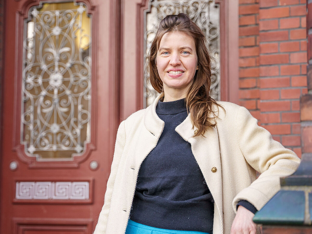 Porträt von Juniorprofessorin Dr. Elisabeth Flucher.