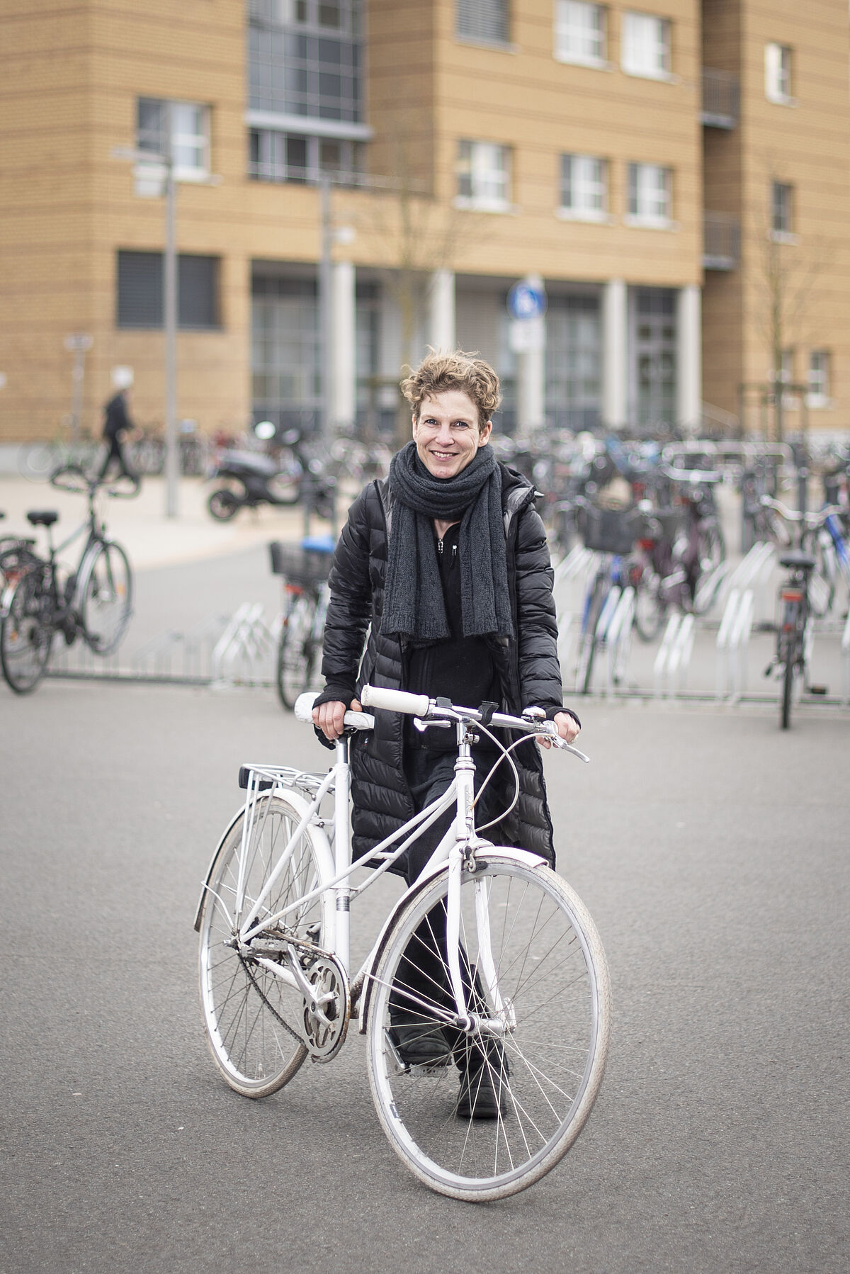 PD Dr. Inga Langner mit Fahrrad von dem Universitätsklinikum Greifswald
